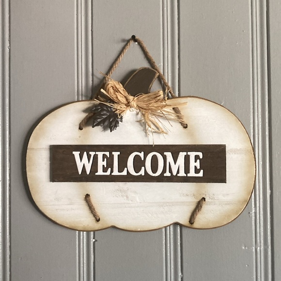 HP-NWT- 13βx 18β White-Washed Wooden WELCOME Pumpkin Shaped Fall Decor Sign π - Picture 9 of 17